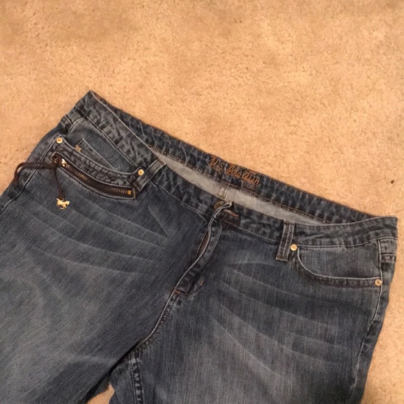 Jeans - Picture 2 of 4